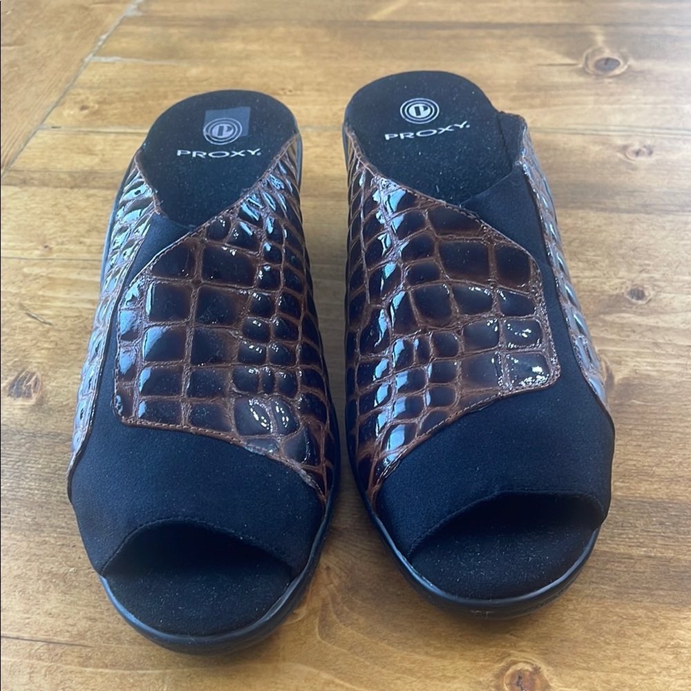 Proxy Women's Black and Brown Open-Toe Shoes